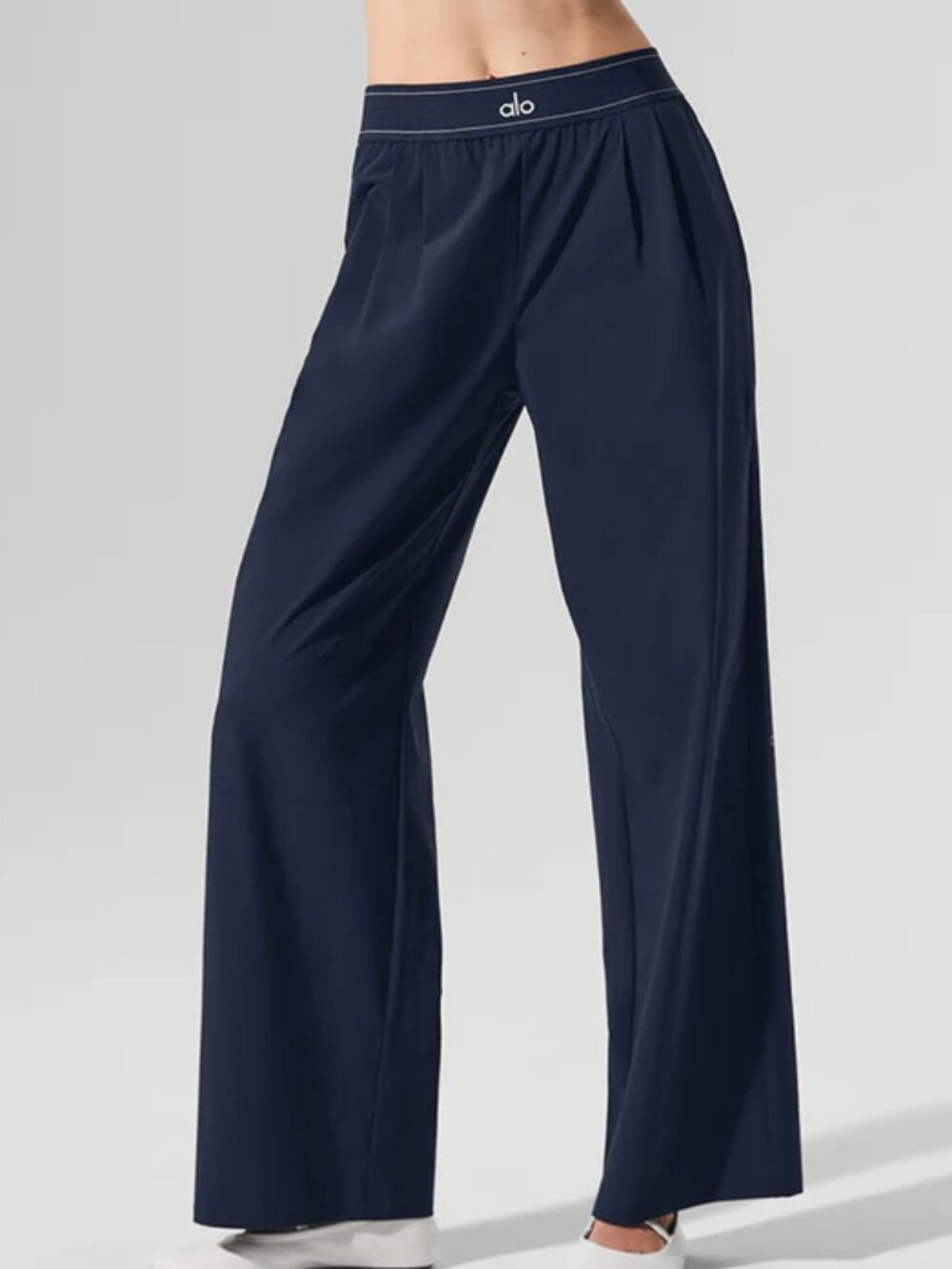 💙 Navy Blue Alo Yoga Suit Up Pants (Regular Length) - Casual Chic 🙆‍♀️ NWT - Picture 7 of 7